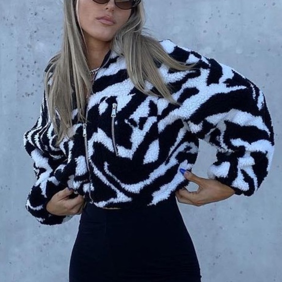 IG Boutique Tops - Zebra print borg zip up hoodie